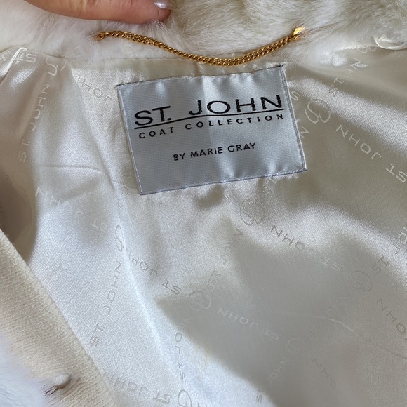 Vintage St.John off white faux fur vest/jacket, P 🎊🎈Host Pick🎊🎈 - Picture 6 of 10
